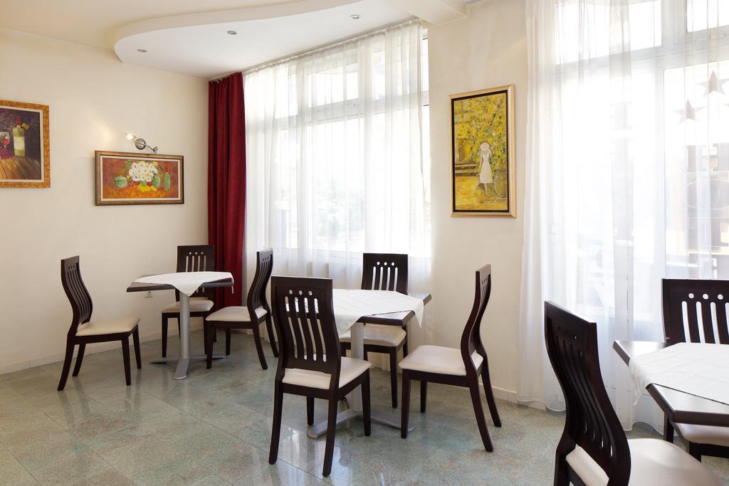 Peshev Family Hotel Nesebar Exterior photo